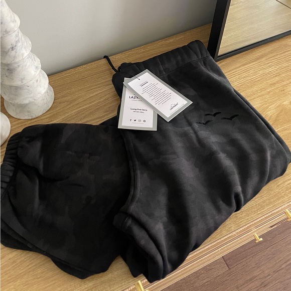 SOLD BNWT Lazy Pants Camo Sweats size Medium - Picture 7 of 10